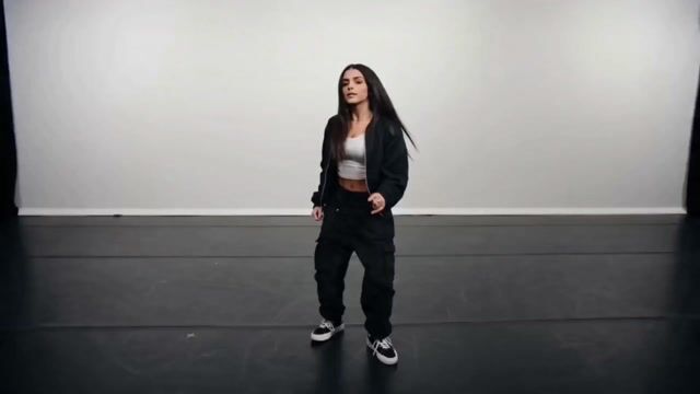 High-Speed Style-Flicking Dance Prompt