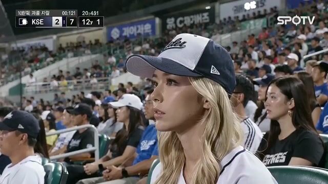 KBO 棒球赛球迷惊喜瞬间