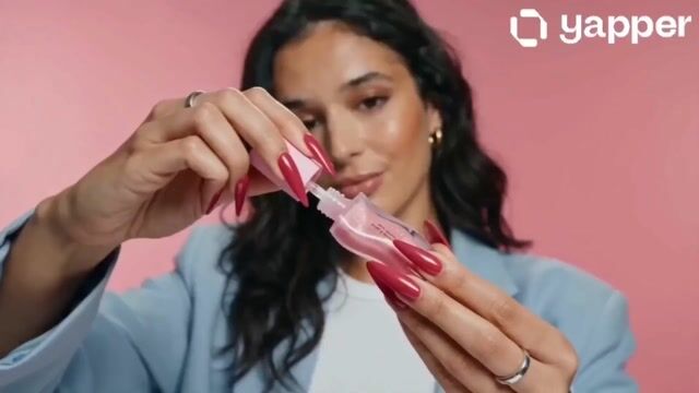 唇彩美妆广告